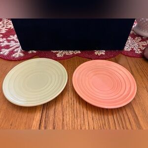 HAZEL ATLAS Moderntone Platonite 5.5” Green & Pink Coffee Cup Saucers, S/2